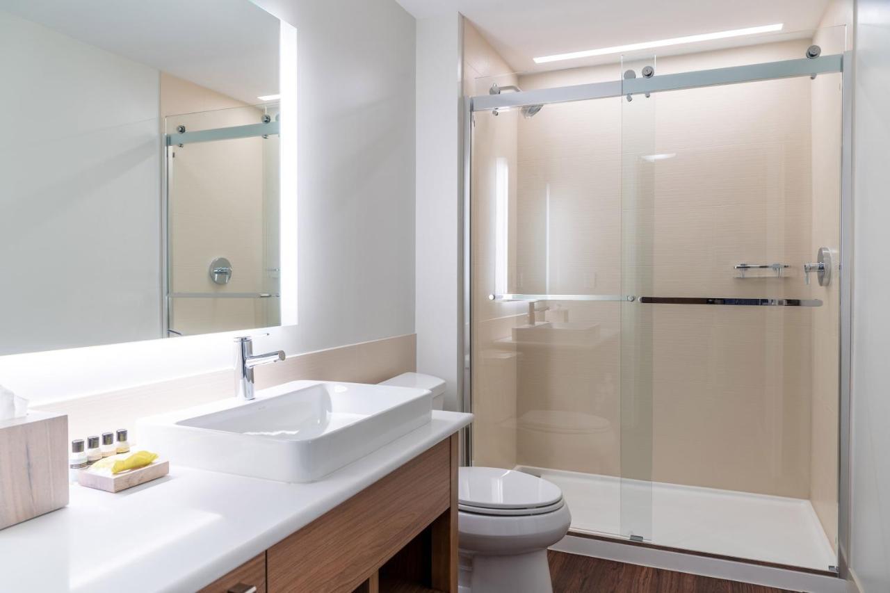Hotel Element Dallas 3*