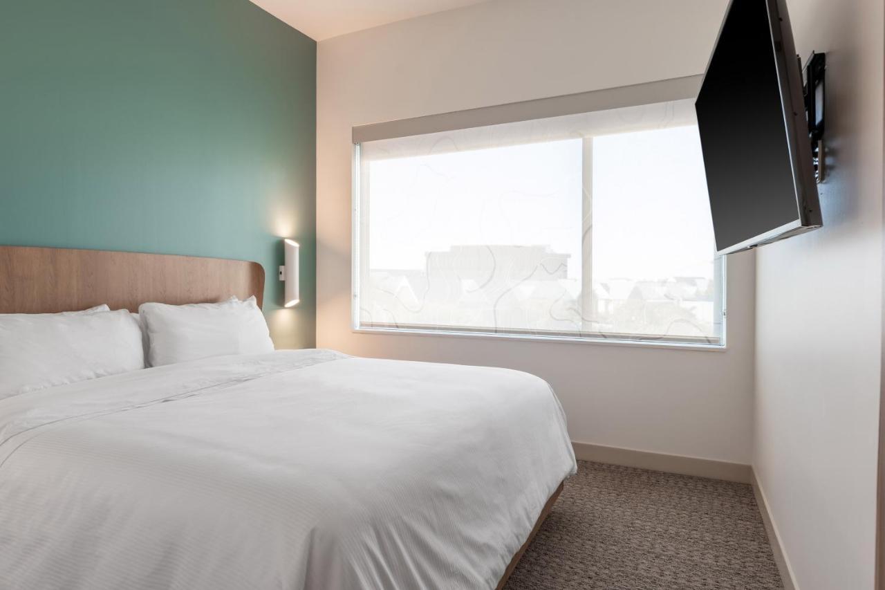 Element Dallas 3*